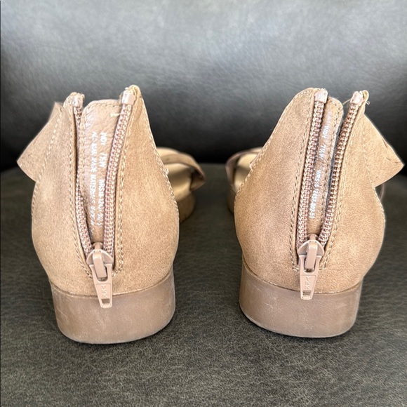 Yuu Tan Sandals with Breathable Design - Picture 3 of 4